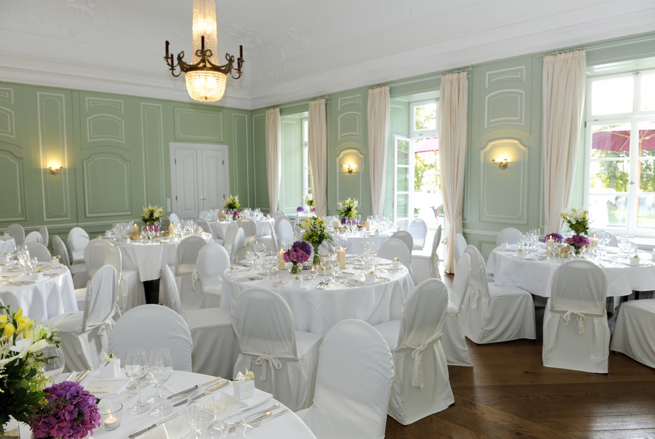 Hochzeit-Festsaal.jpg